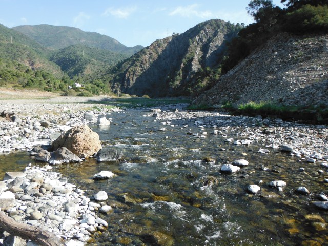 Beautiful country this, here is the Rio Verde. Until the construction of the dam this river would run to the Mediterranean.