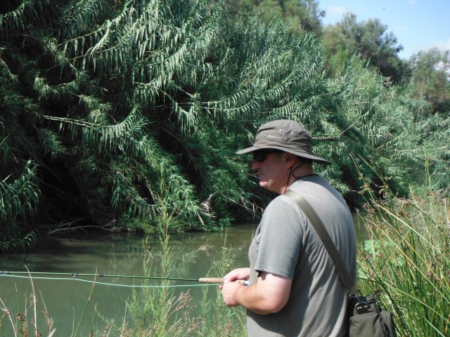 Stuart did very well to hook a couple of good gypsy barbel. Unfortunately they both came off. He deserved better.
